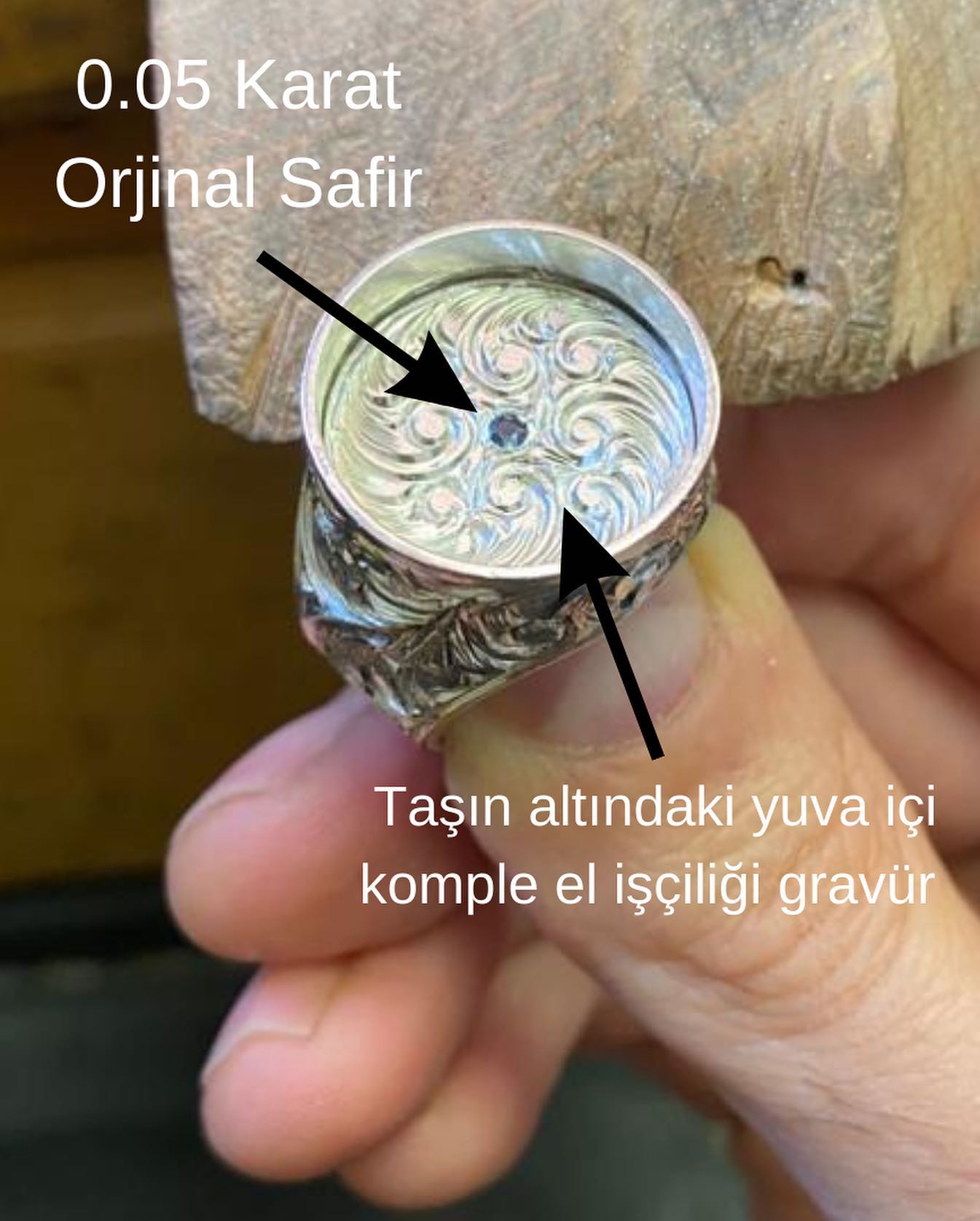 MÜCEVHER SANATI | Usta İşi El Kalem Gravür Kasa | Safir , Yakut Ve Dumanlı Quartz Taş | Tamamen Kişiye Özel | 925 Ayar Gümüş - Görsel 2